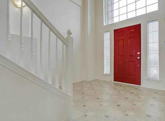 3rd image of 119 Southlake Dr