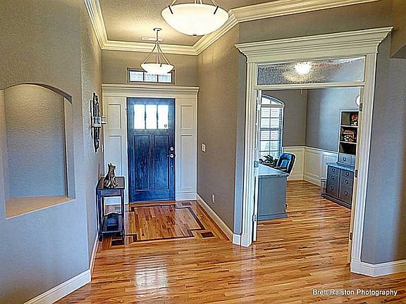 5th image of 1701 SW Hayfield Ave