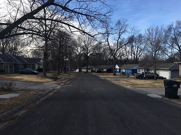 4th image of 7906 Arlington Ave