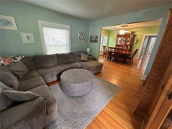 5th image of 309 Spruce St