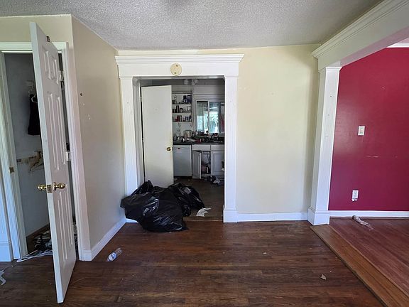 3rd image of 7399 Bishop Rd