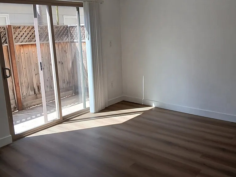 1621 La Playa Ave #4 — Photo 6