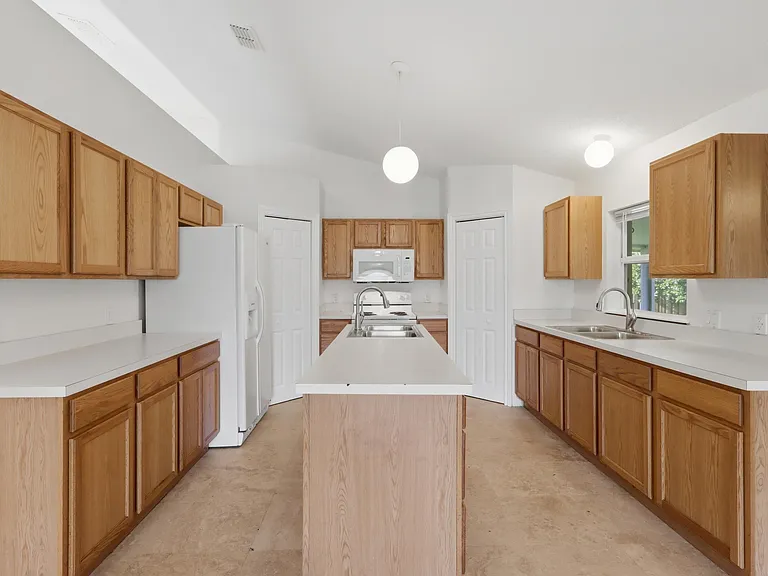 3124 SW Armucher St — Photo 12