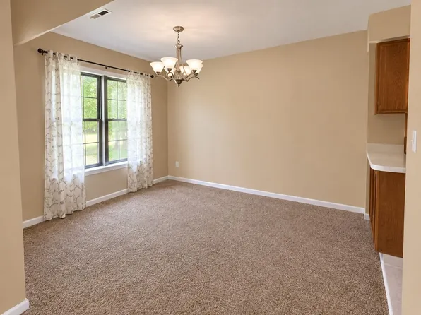 503 Green Hollow Dr, Iselin, NJ 08830