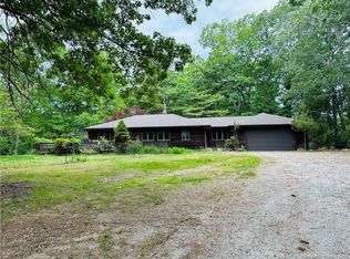 29 Cream Pot Rd, Clinton, CT 06413