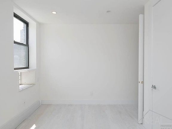 5th image of 224 Kosciuszko St #2D