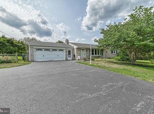 1180 Hoff Rd, Hanover, PA 17331