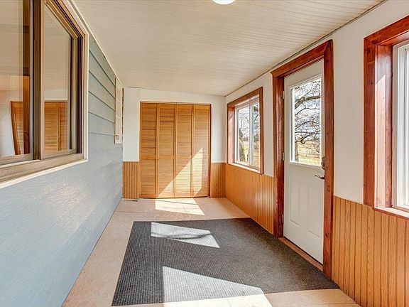 5th image of 3070 County Rd E