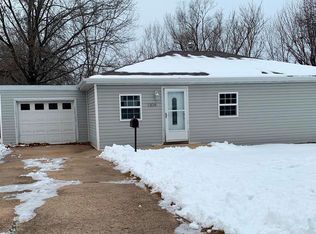 1304 Burnam Rd, Chillicothe, MO 64601