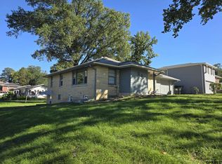 3208 S 46th St, Lincoln, NE 68506