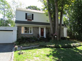 36 Stratford Rd, New Rochelle, NY 10804