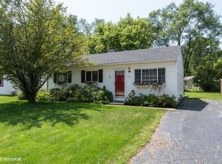 20 Pauline Ave, Crystal Lake, IL 60014
