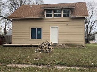 924 S 2nd St, Arkansas City, KS 67005