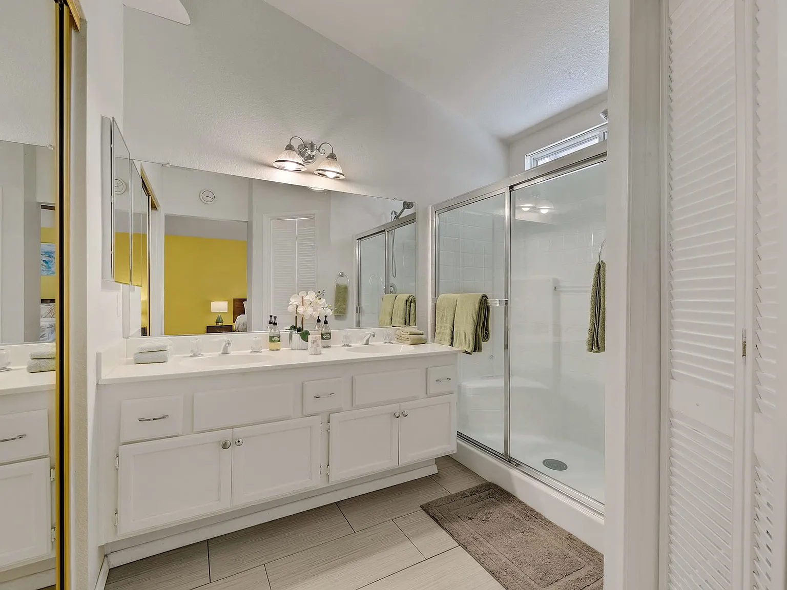 4 bed, 2010 sqft, $6,000 — Photo 2