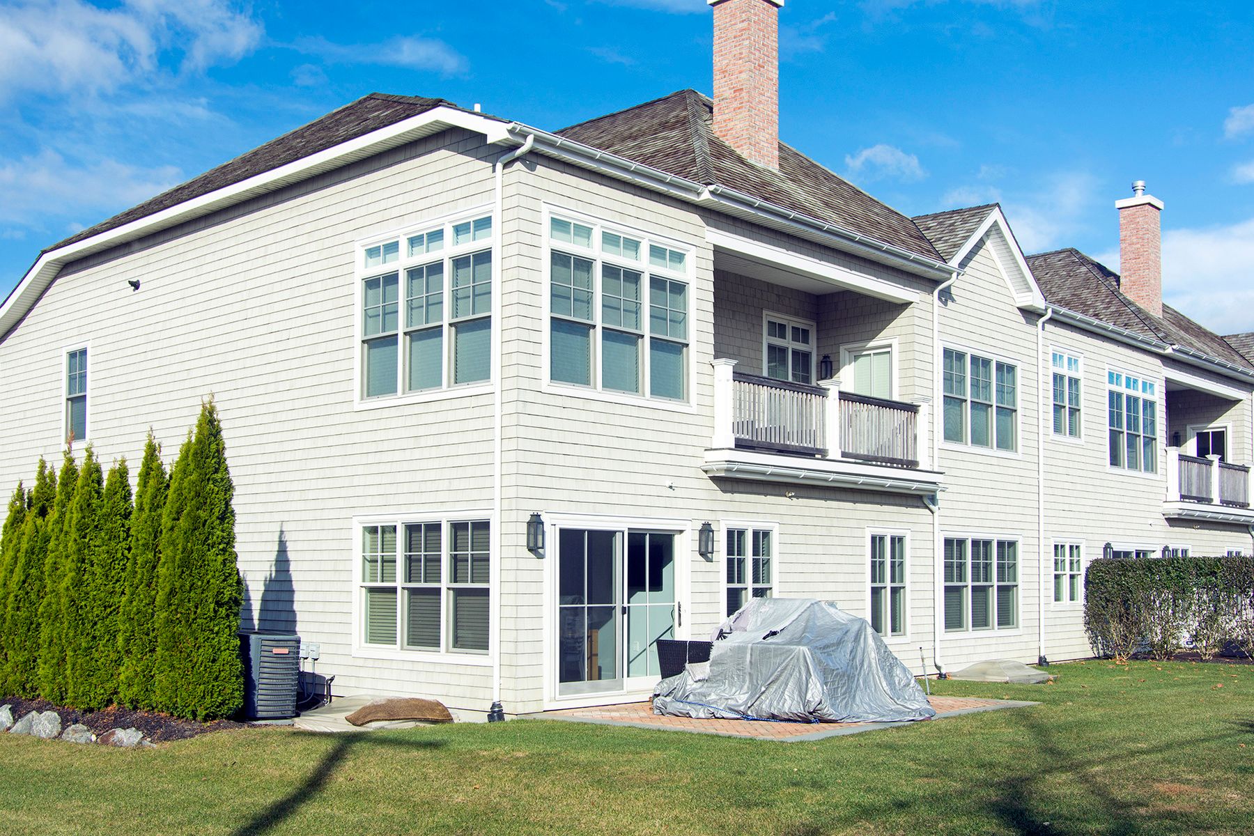 406 High Pond Ln in Southampton Out East