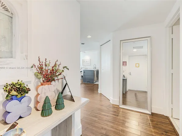 55 SE 6th St APT 3407, Miami, FL 33131