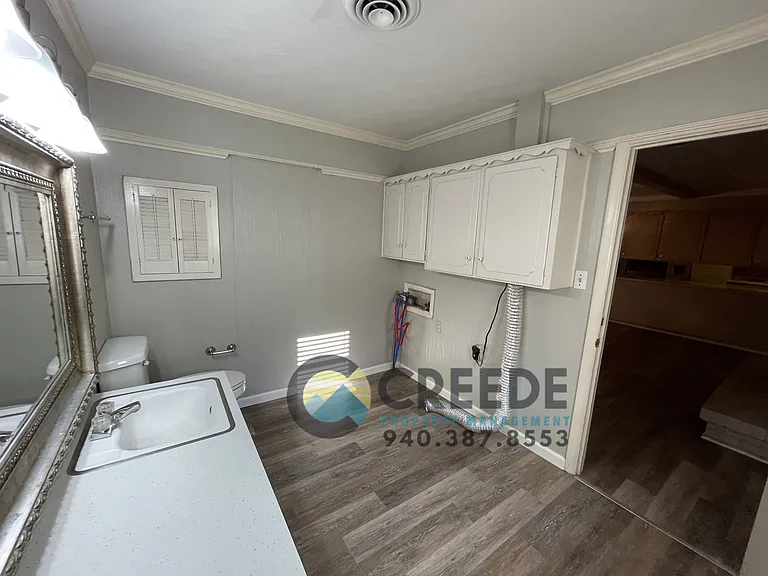 611 E University Dr — Photo 9