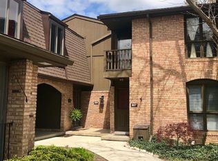 859 Greenhills Dr, Ann Arbor, MI 48105