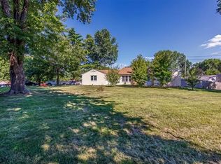 2301 NE 51st Ter, Kansas City, MO 64118