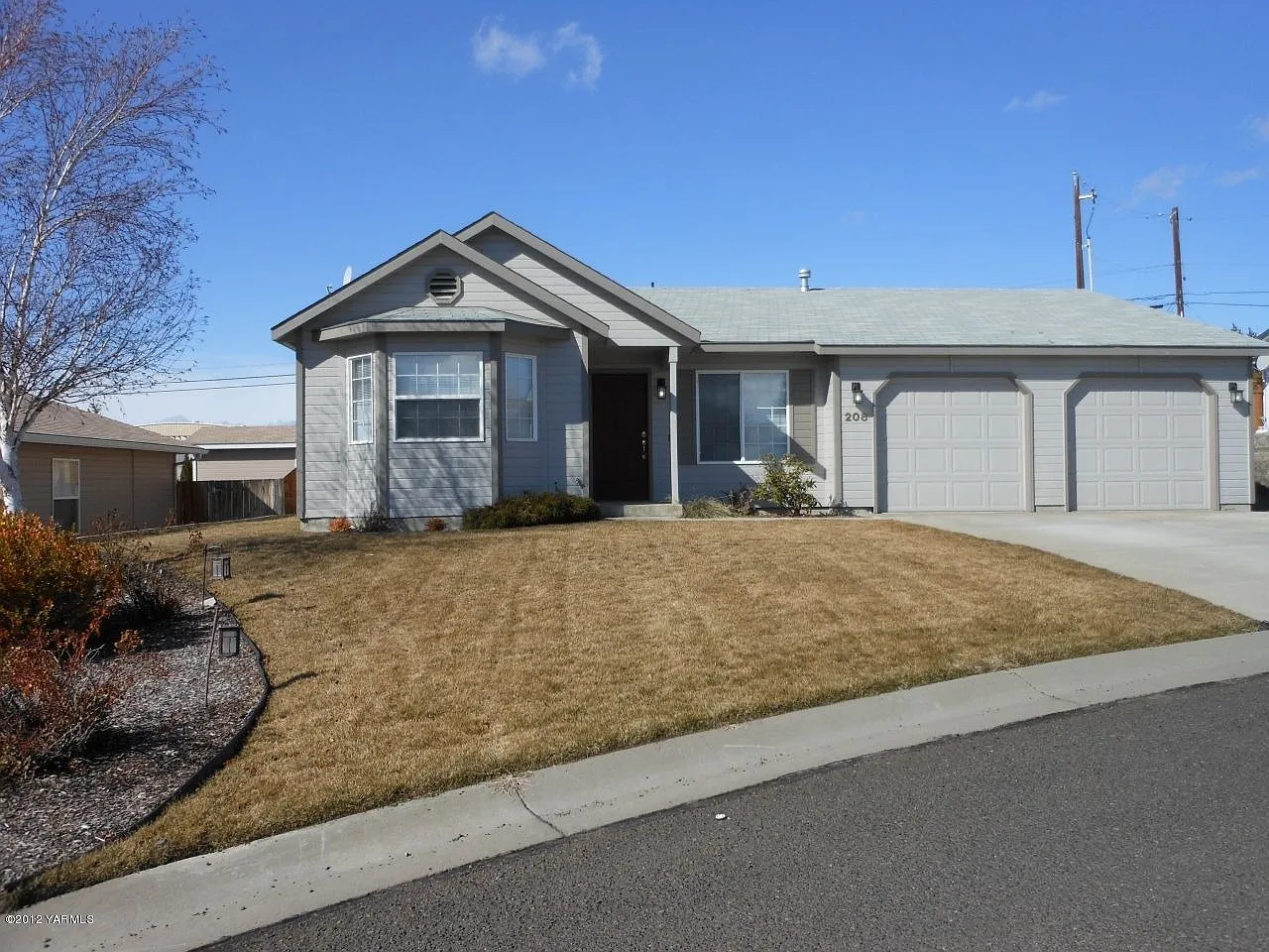 208 Joyce Pl photo 1