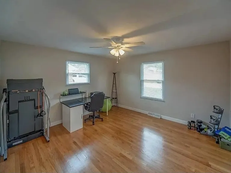 2404 Wendy Way Dr — Photo 13