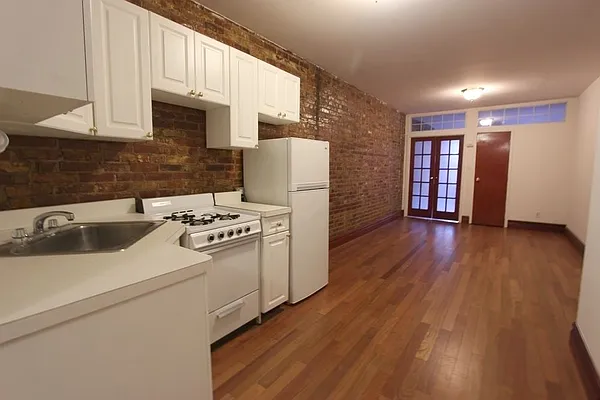 Rented by Compass | media 18