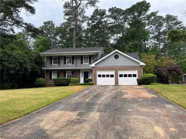 765 Corundum Ct, Stone Mountain, GA 30083