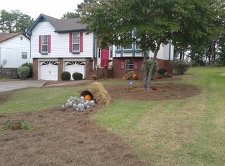 653 McPhearson Ln, Hueytown, AL 35023