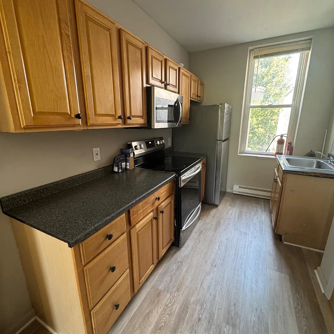 2 bed, 1.0 bath, 2923 sqft, $1,800 — Photo 1