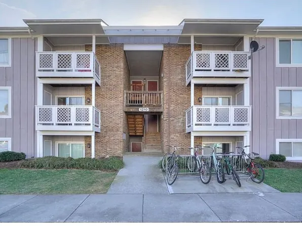 1215 Progress St NW APT J, Blacksburg, VA 24060