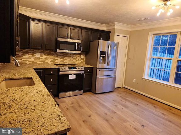 4th image of 4101 Canopy Way