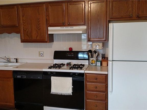 2nd image of 480 Samantha Cir #20