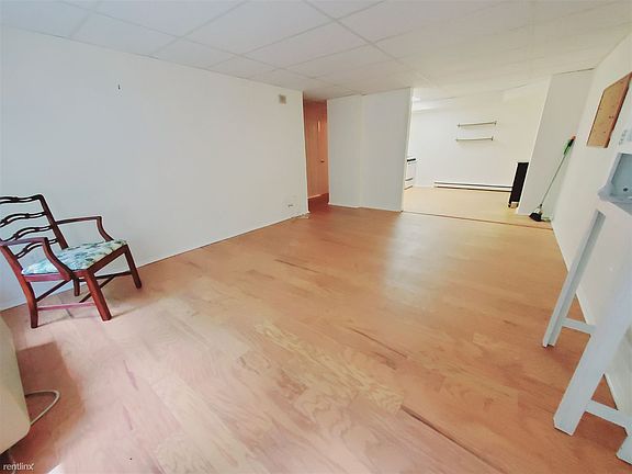 5th image of 100 Woodside Grn APT 2