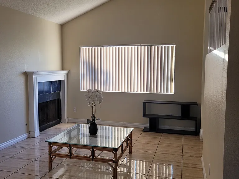 8525 Vinmar Ave — Photo 5