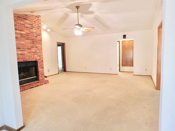 5th image of 6716 NW Maple Dr