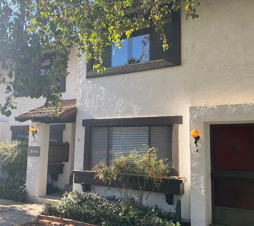 107 W Oak street