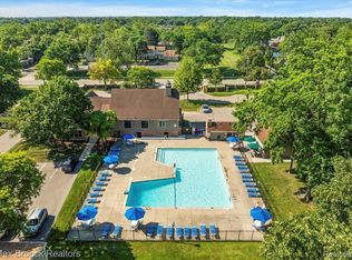 1928 S Wickham St W, Royal Oak, MI 48073