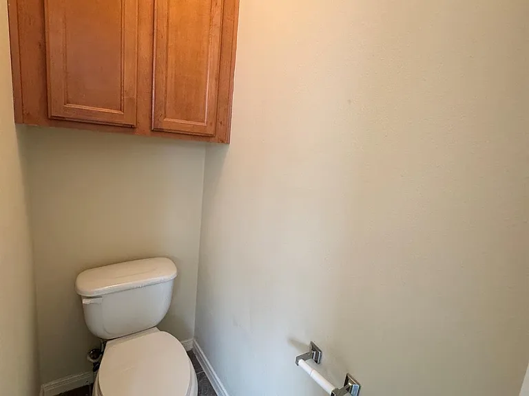 2601 Easton Springs Ct — Photo 22