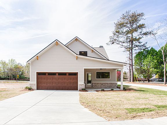 5th image of 2044 Bennett Rd