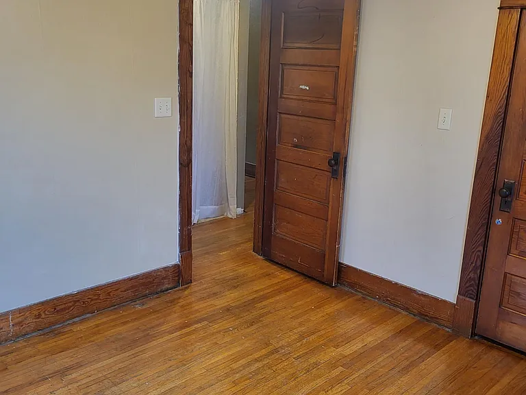 205 W State St — Photo 9