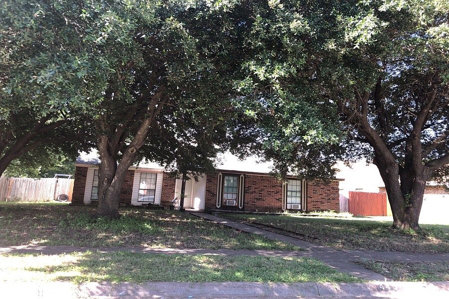 1st image of 445 Kenya St