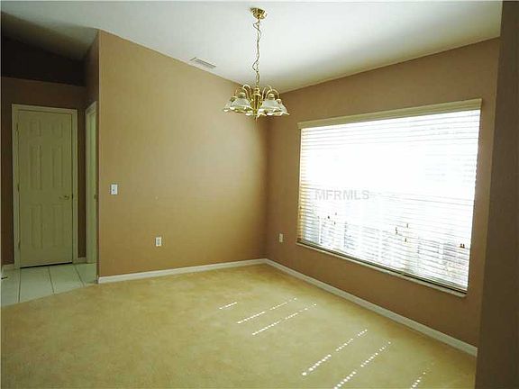 4th image of 136 Seven Oaks Dr