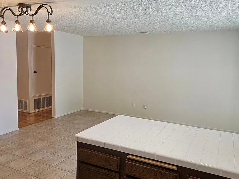 kitchen eat in area and breakfast bar