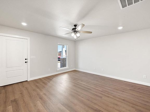 5th image of 2005 Settler Ave