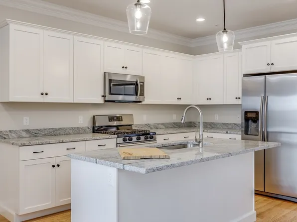 6 Hawthorne, Plymouth, MA 02360
