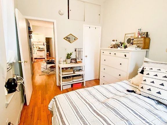 5th image of 726 Amsterdam Ave #C4