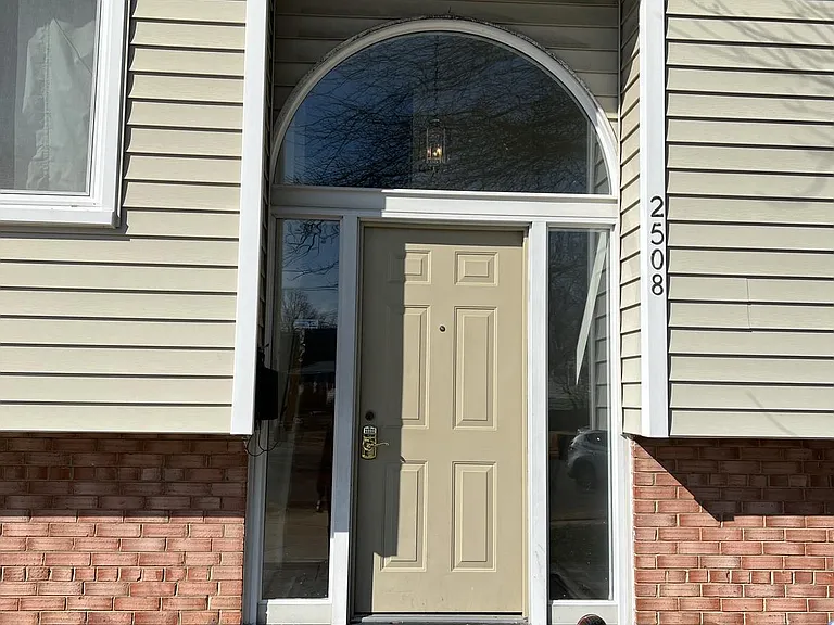 2508 Saint John Pl — Photo 2