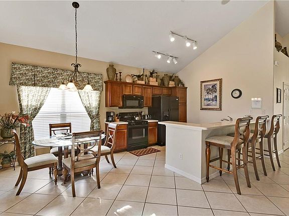 5th image of 8011 Acadia Estates Ct