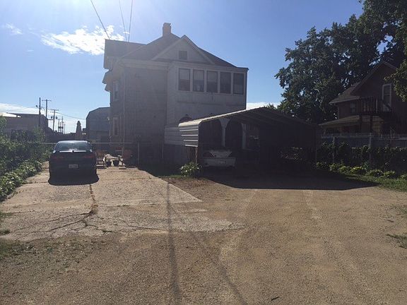 3rd image of 2004 Kishwaukee St