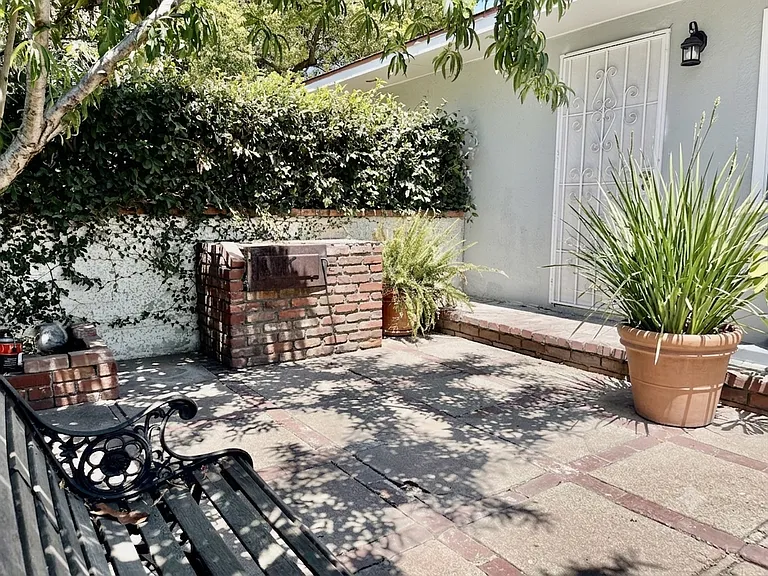 702 Beckville St — Photo 12